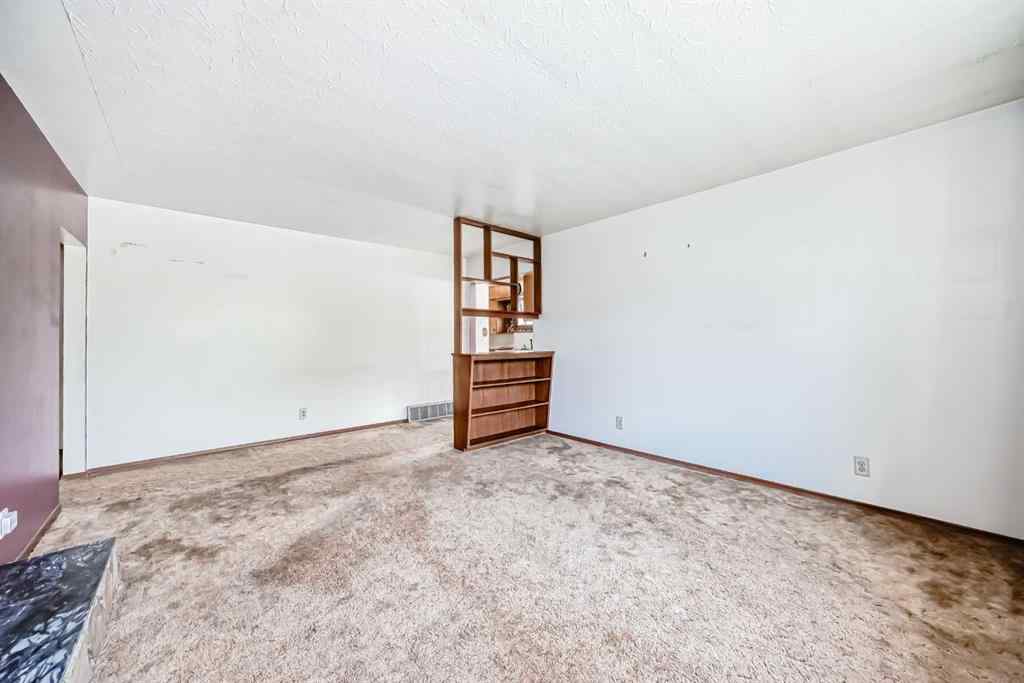 MLS® A2257370 - 916 38 Street SE in Forest Lawn Calgary, Residential