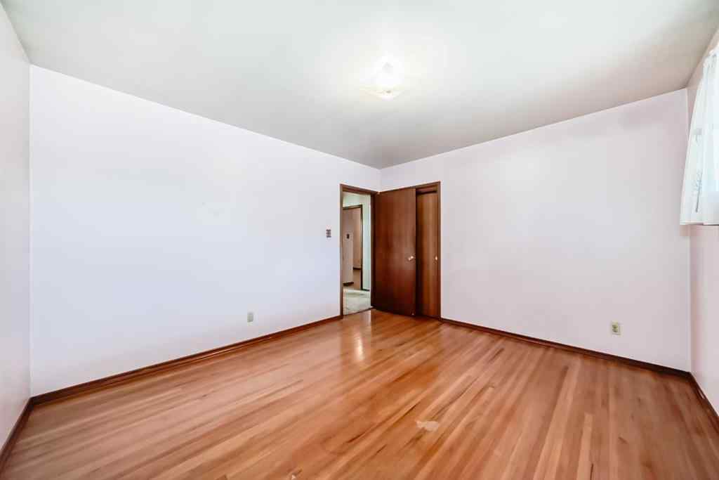 MLS® A2257370 - 916 38 Street SE in Forest Lawn Calgary, Residential