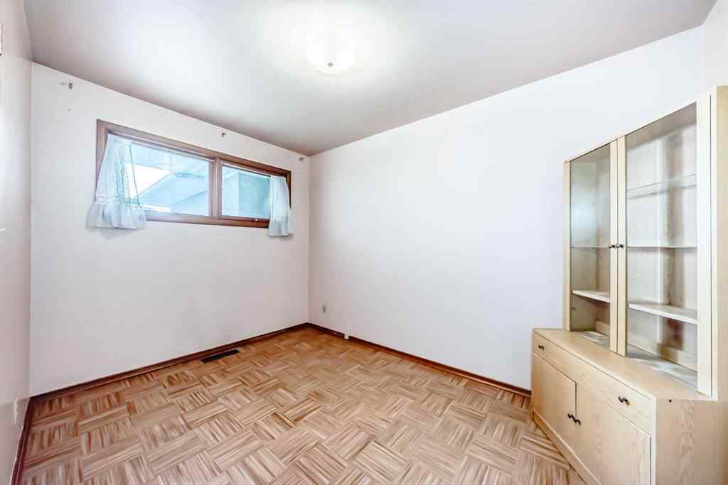 MLS® A2257370 - 916 38 Street SE in Forest Lawn Calgary, Residential