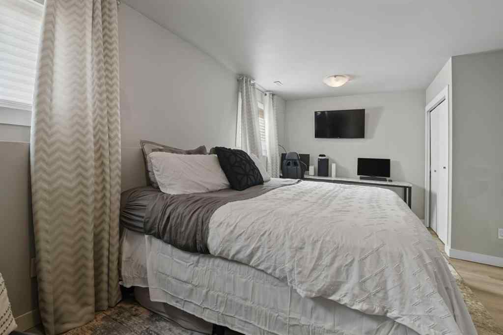 MLS® A2257371 - 4915 Womacks Road  in NONE Blackfalds, Residential