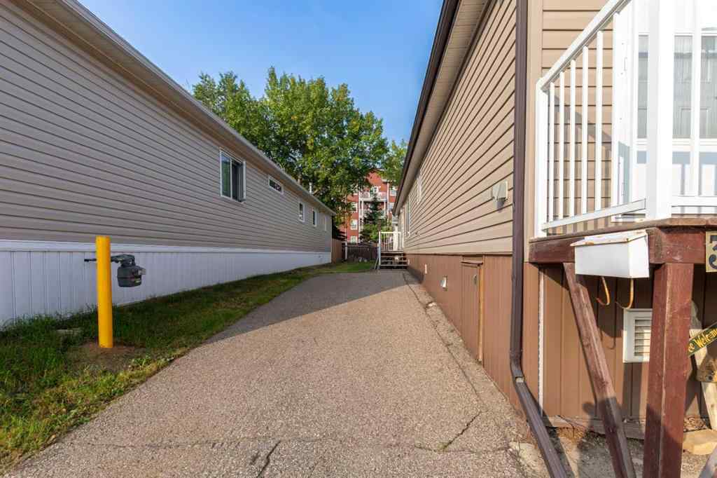 MLS® A2257379 - 392 Gregoire Crescent  in Gregoire Park Fort McMurray, Residential