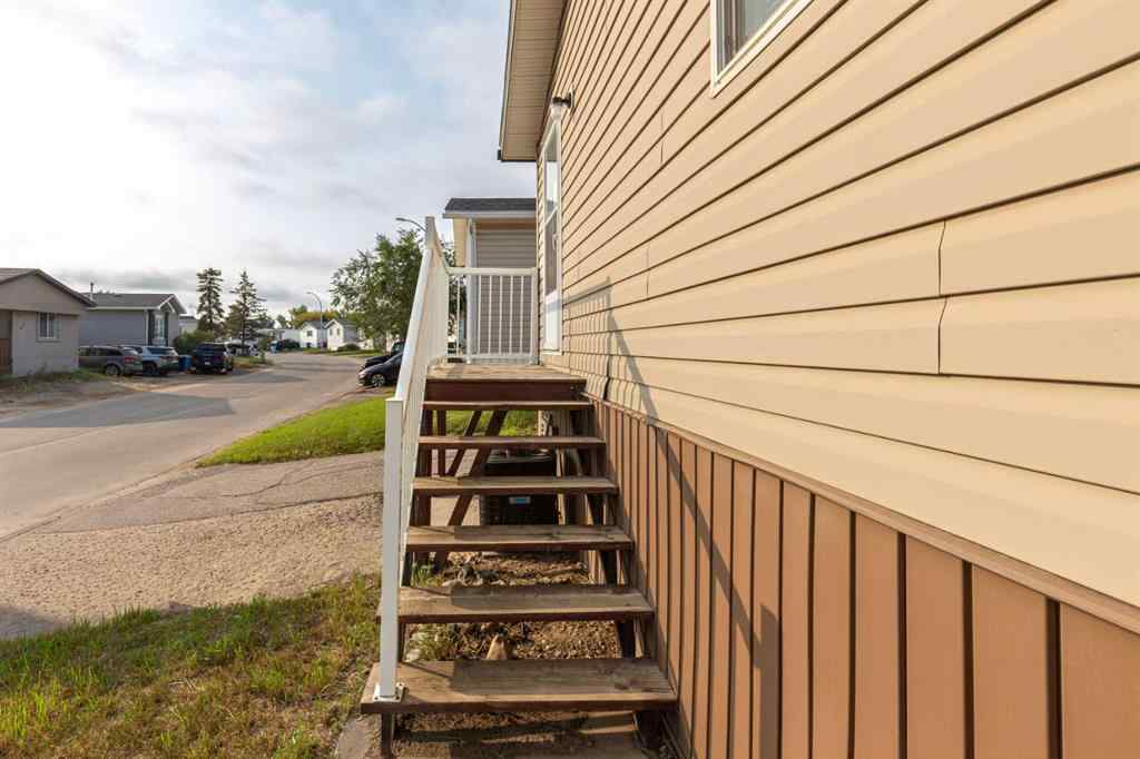 MLS® A2257379 - 392 Gregoire Crescent  in Gregoire Park Fort McMurray, Residential