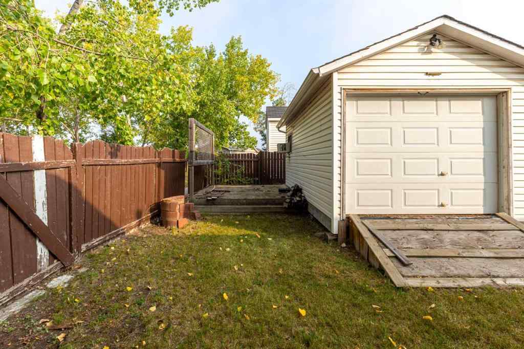 MLS® A2257379 - 392 Gregoire Crescent  in Gregoire Park Fort McMurray, Residential