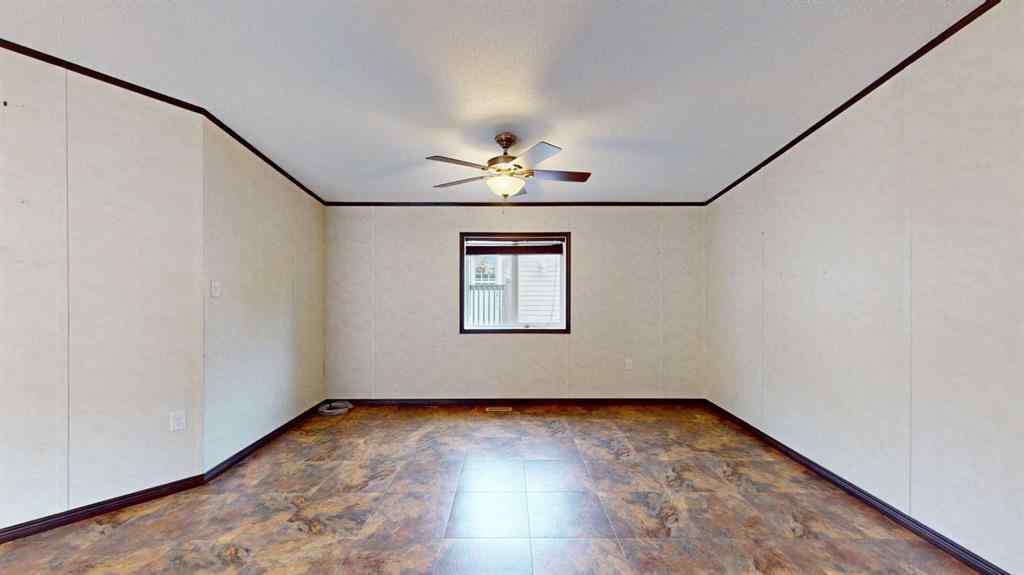 MLS® A2257379 - 392 Gregoire Crescent  in Gregoire Park Fort McMurray, Residential