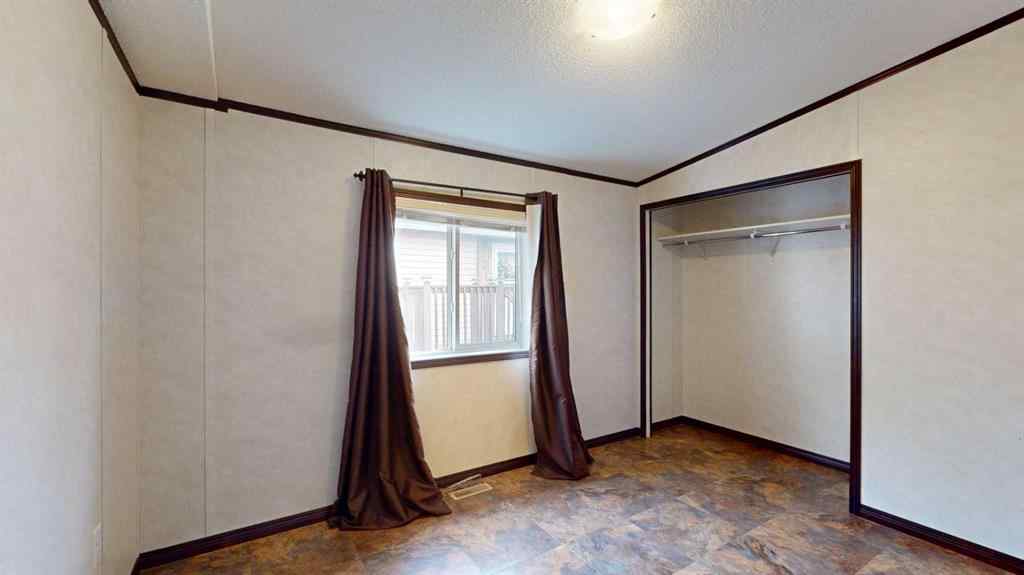 MLS® A2257379 - 392 Gregoire Crescent  in Gregoire Park Fort McMurray, Residential