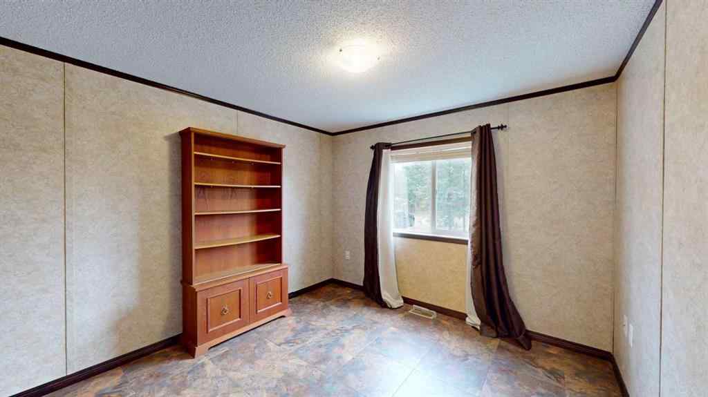 MLS® A2257379 - 392 Gregoire Crescent  in Gregoire Park Fort McMurray, Residential