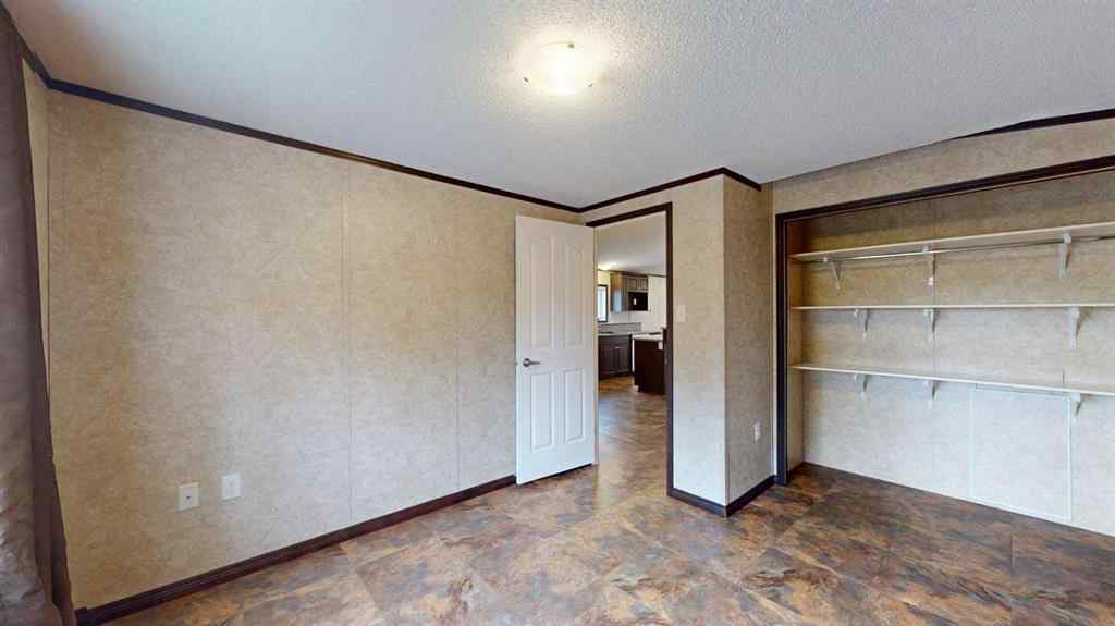 MLS® A2257379 - 392 Gregoire Crescent  in Gregoire Park Fort McMurray, Residential