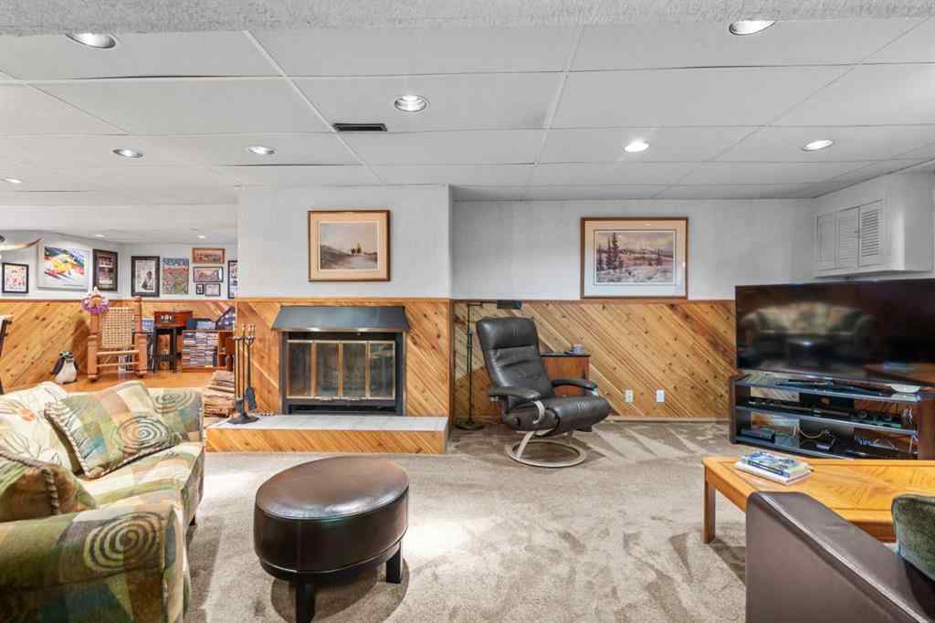 MLS® A2257380 - 2224 24 Avenue NW in Banff Trail Calgary, Residential