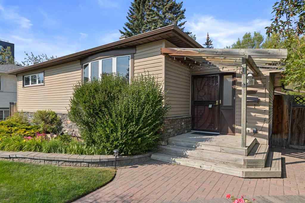 MLS® A2257380 - 2224 24 Avenue NW in Banff Trail Calgary, Residential