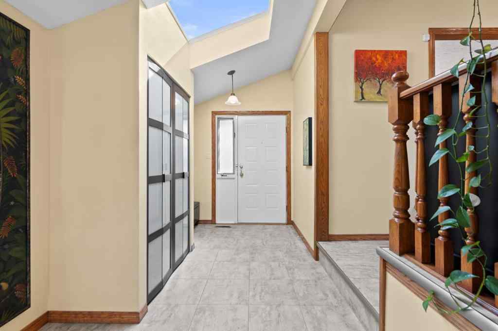 MLS® A2257380 - 2224 24 Avenue NW in Banff Trail Calgary, Residential