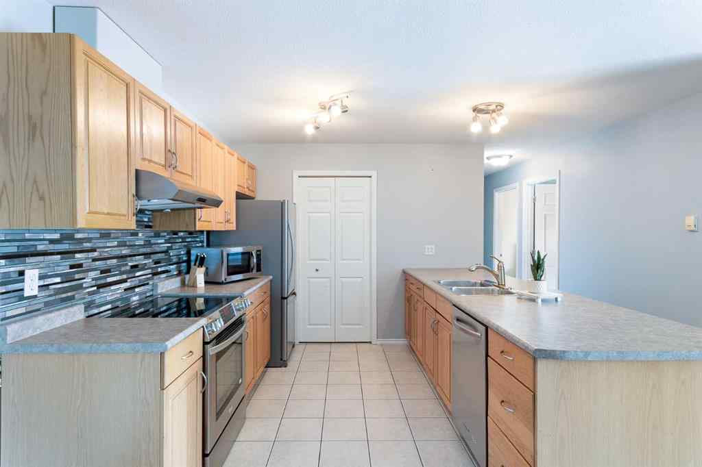 MLS® A2257392 - Unit #207B 6608 42 Street  in Parkview Estates Lloydminster, Residential