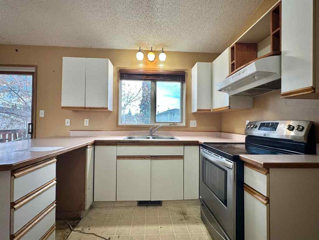 MLS® A2257397 - 37 Atkinson Crescent  in NONE Whitecourt, Residential