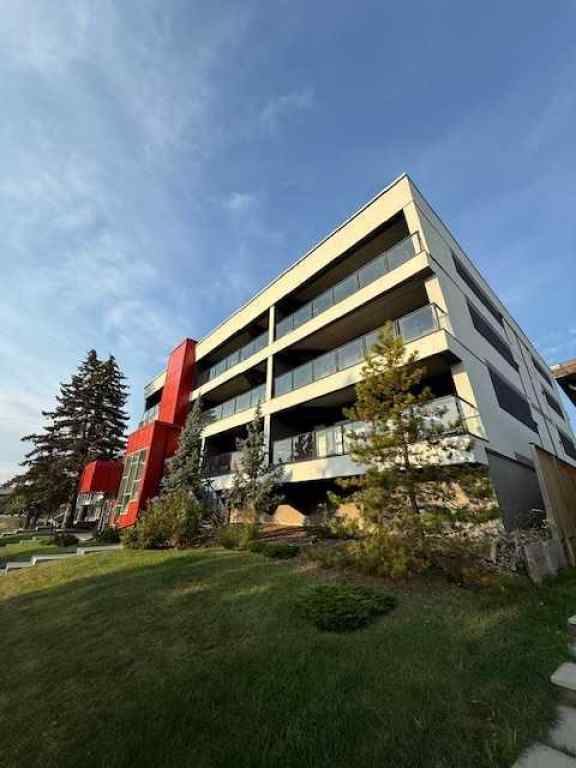 MLS® A2257403 - Unit #102 1629 38 Street SW in Rosscarrock Calgary, Residential