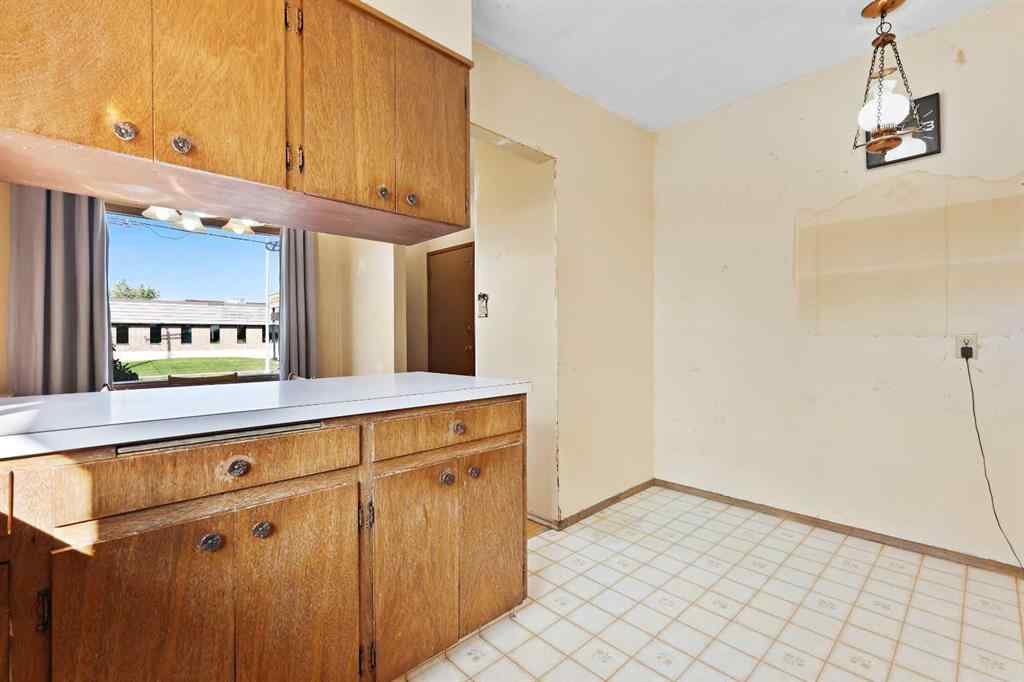 MLS® A2257410 - 3734 37 Street SW in Rutland Park Calgary, Residential