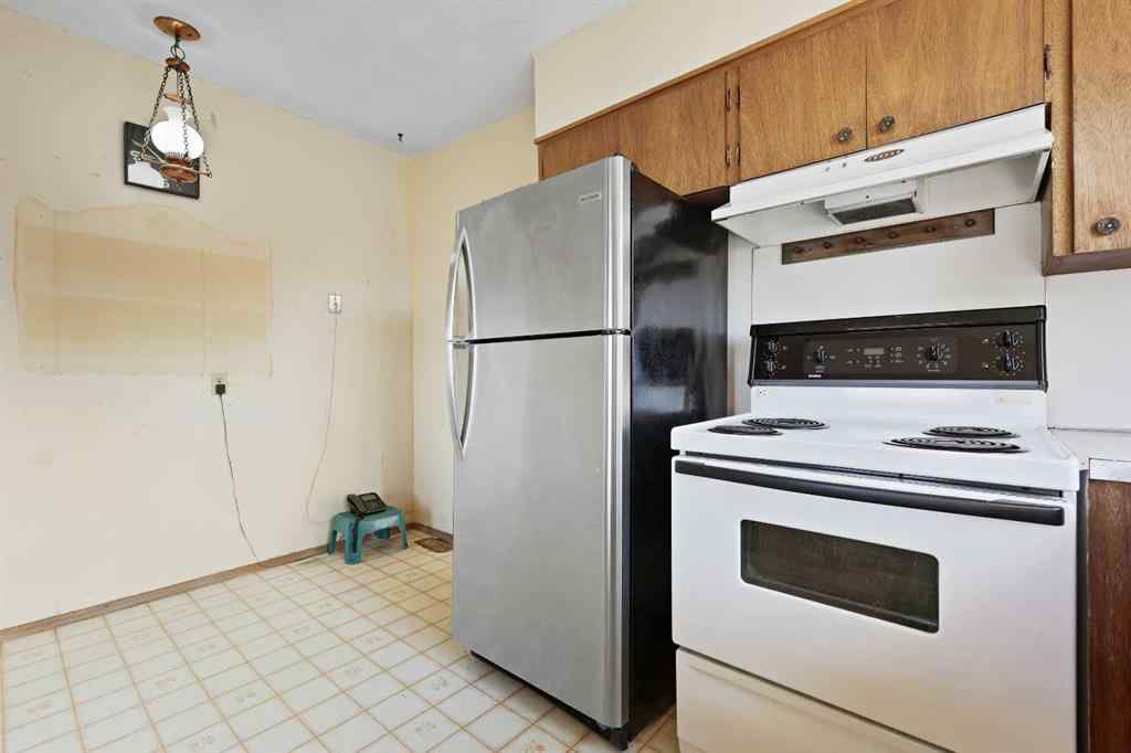 MLS® A2257410 - 3734 37 Street SW in Rutland Park Calgary, Residential