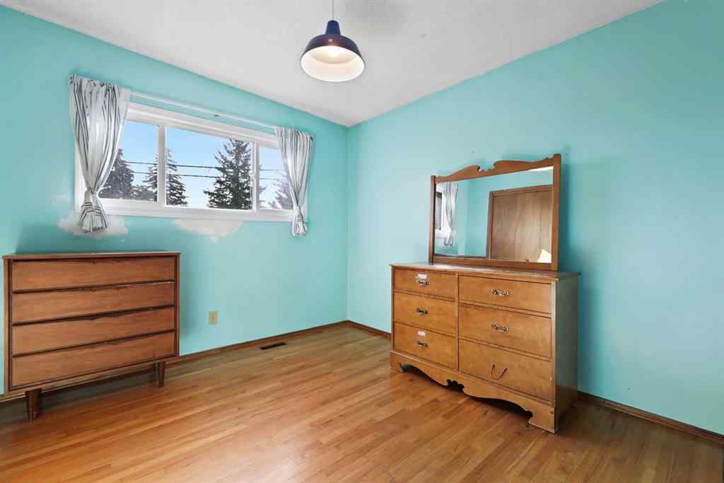 MLS® A2257410 - 3734 37 Street SW in Rutland Park Calgary, Residential