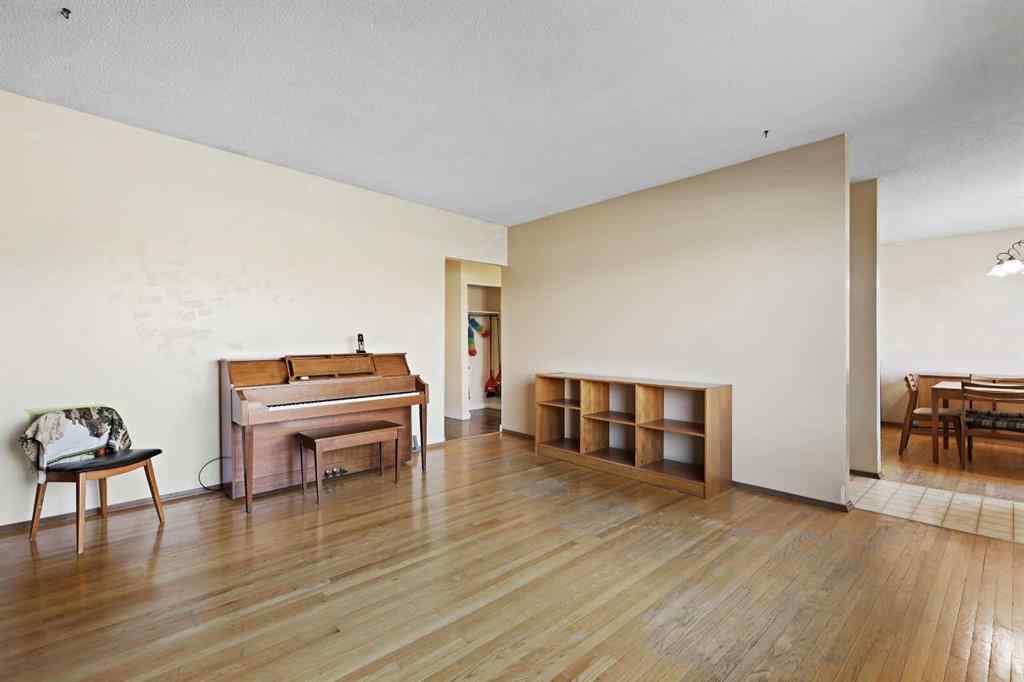 MLS® A2257410 - 3734 37 Street SW in Rutland Park Calgary, Residential