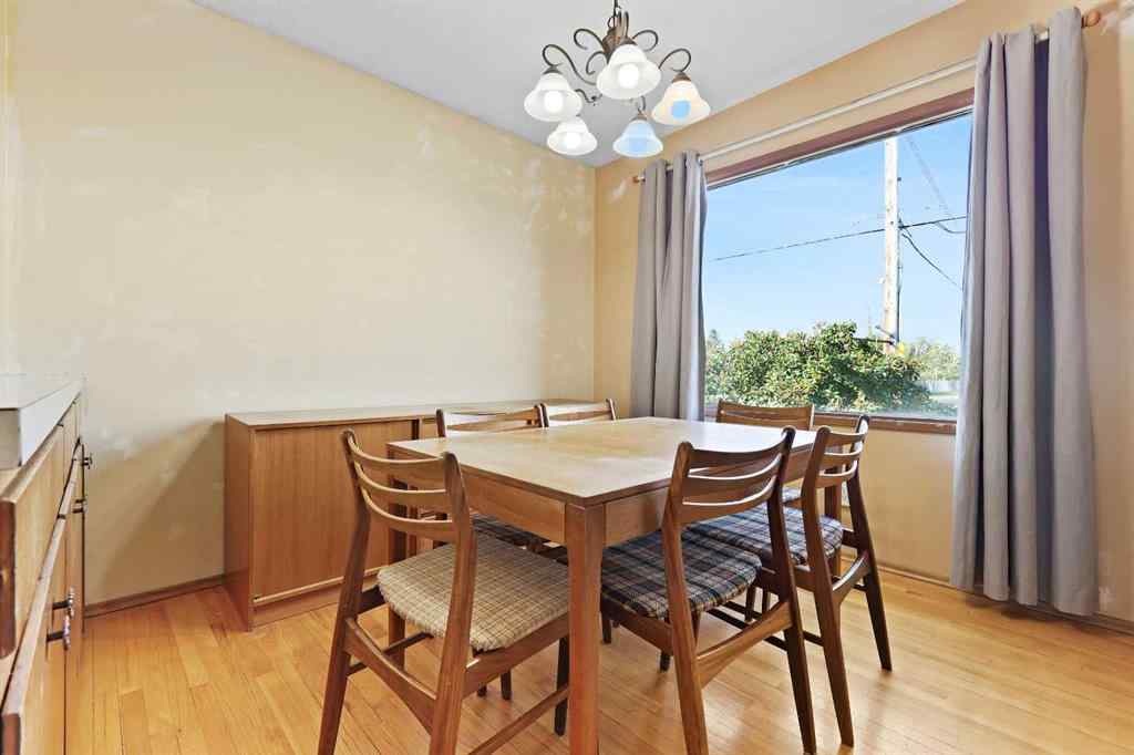 MLS® A2257410 - 3734 37 Street SW in Rutland Park Calgary, Residential