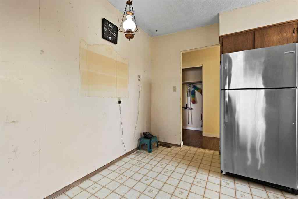 MLS® A2257410 - 3734 37 Street SW in Rutland Park Calgary, Residential