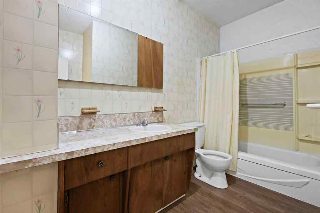 MLS® A2257410 - 3734 37 Street SW in Rutland Park Calgary, Residential