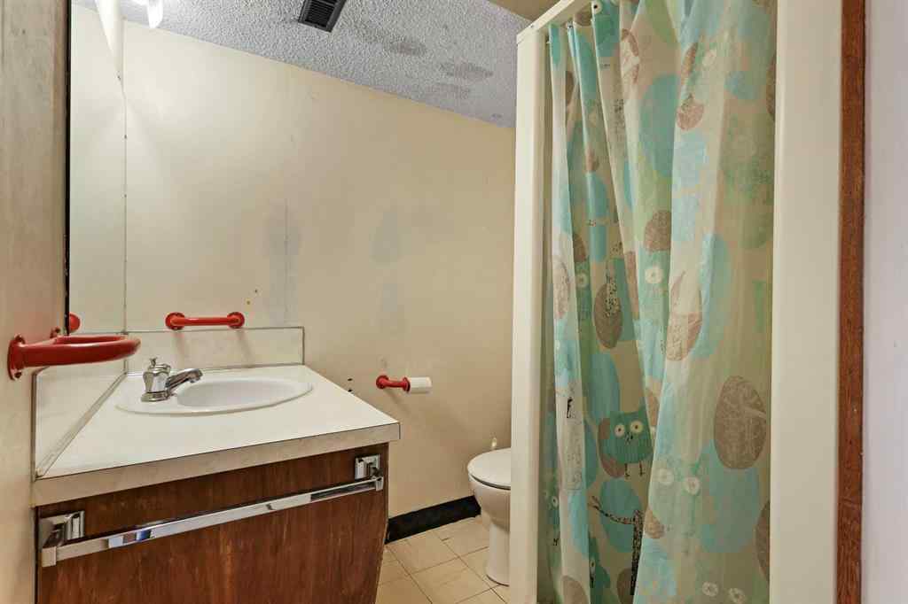 MLS® A2257410 - 3734 37 Street SW in Rutland Park Calgary, Residential