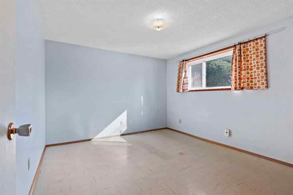 MLS® A2257410 - 3734 37 Street SW in Rutland Park Calgary, Residential