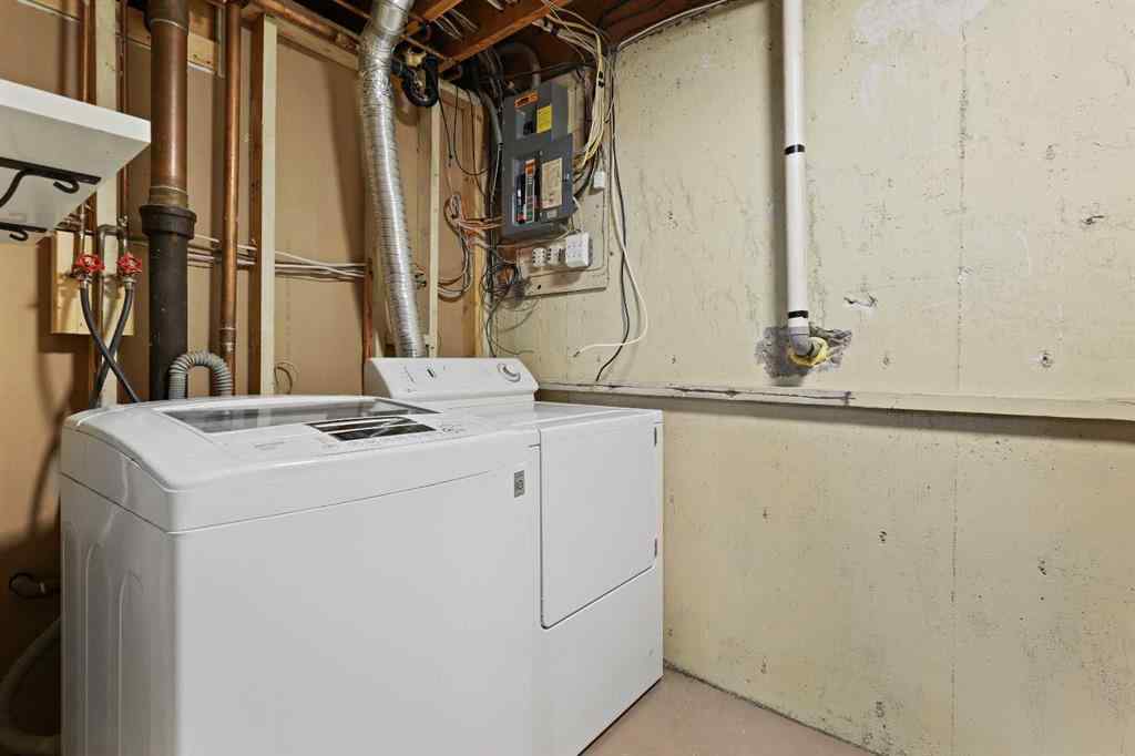 MLS® A2257410 - 3734 37 Street SW in Rutland Park Calgary, Residential