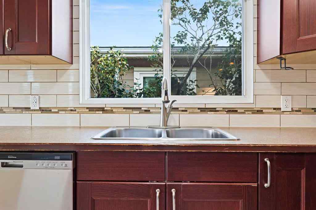 MLS® A2257410 - 3734 37 Street SW in Rutland Park Calgary, Residential