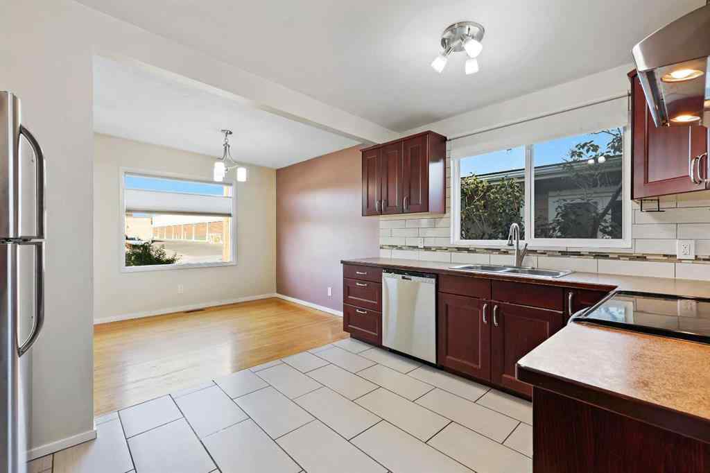 MLS® A2257410 - 3734 37 Street SW in Rutland Park Calgary, Residential