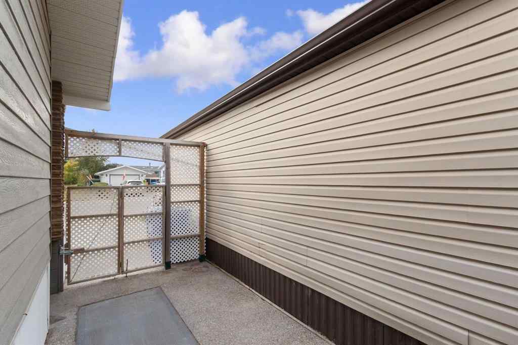 MLS® A2257415 - 4 Birch Close  in NONE Olds, Residential