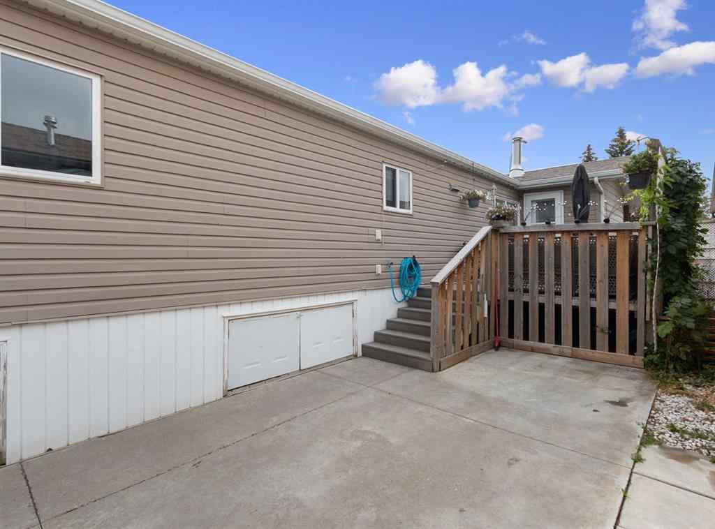 MLS® A2257415 - 4 Birch Close  in NONE Olds, Residential