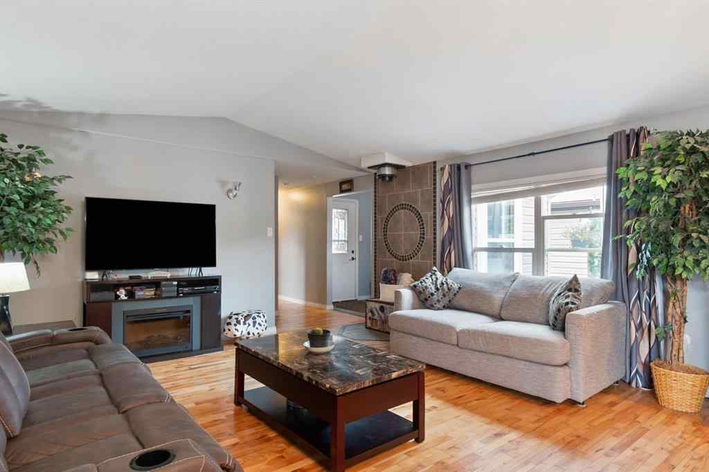 MLS® A2257415 - 4 Birch Close  in NONE Olds, Residential