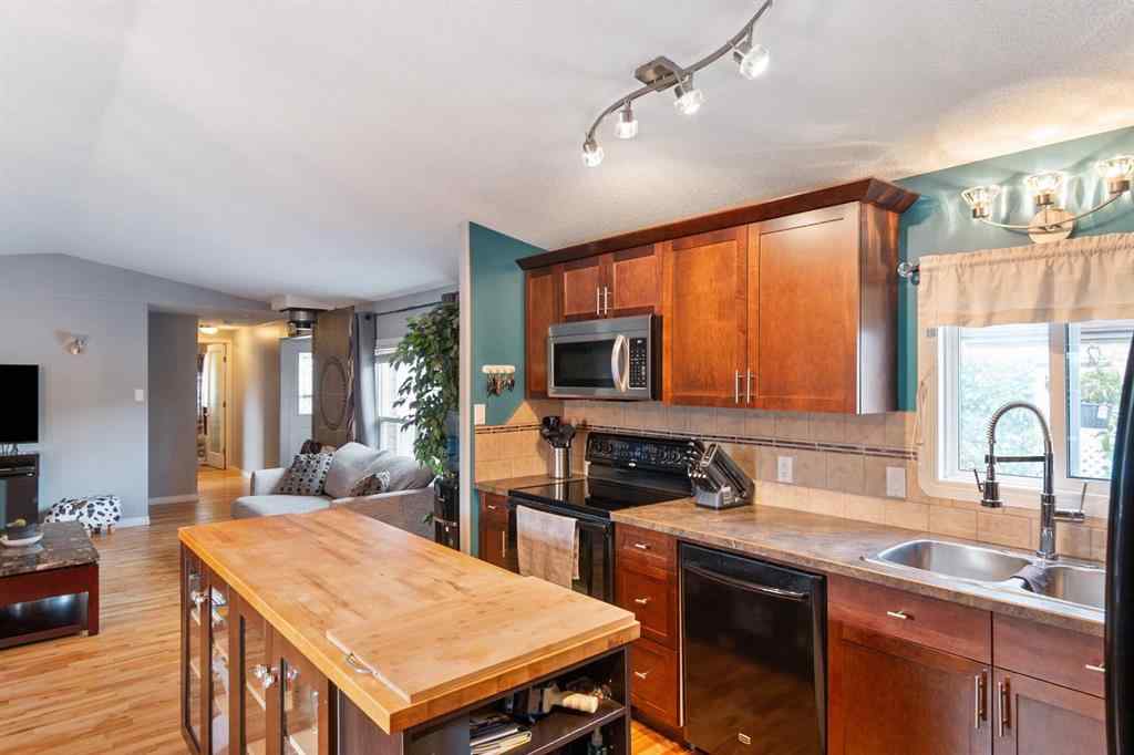 MLS® A2257415 - 4 Birch Close  in NONE Olds, Residential