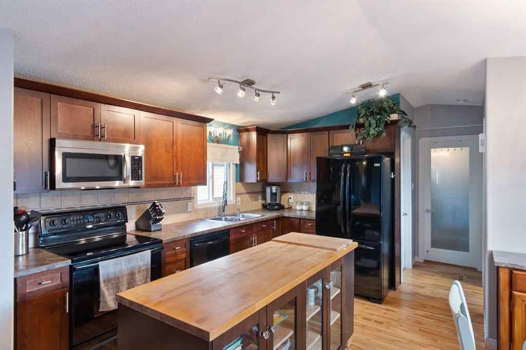 MLS® A2257415 - 4 Birch Close  in NONE Olds, Residential