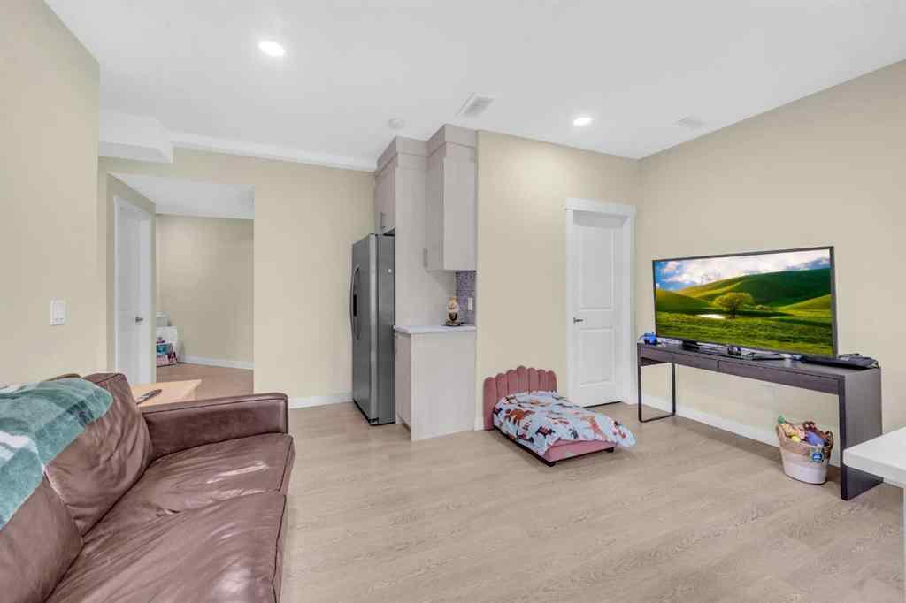 MLS® A2257416 - 3 Sunset Court  in Sunset Ridge Cochrane, Residential