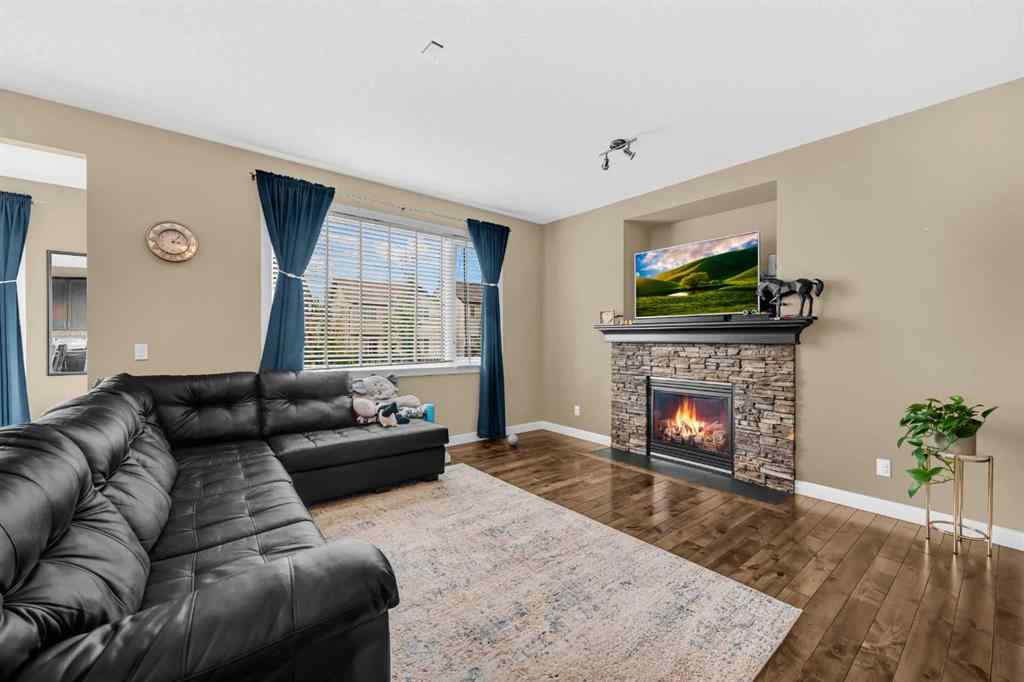 MLS® A2257416 - 3 Sunset Court  in Sunset Ridge Cochrane, Residential