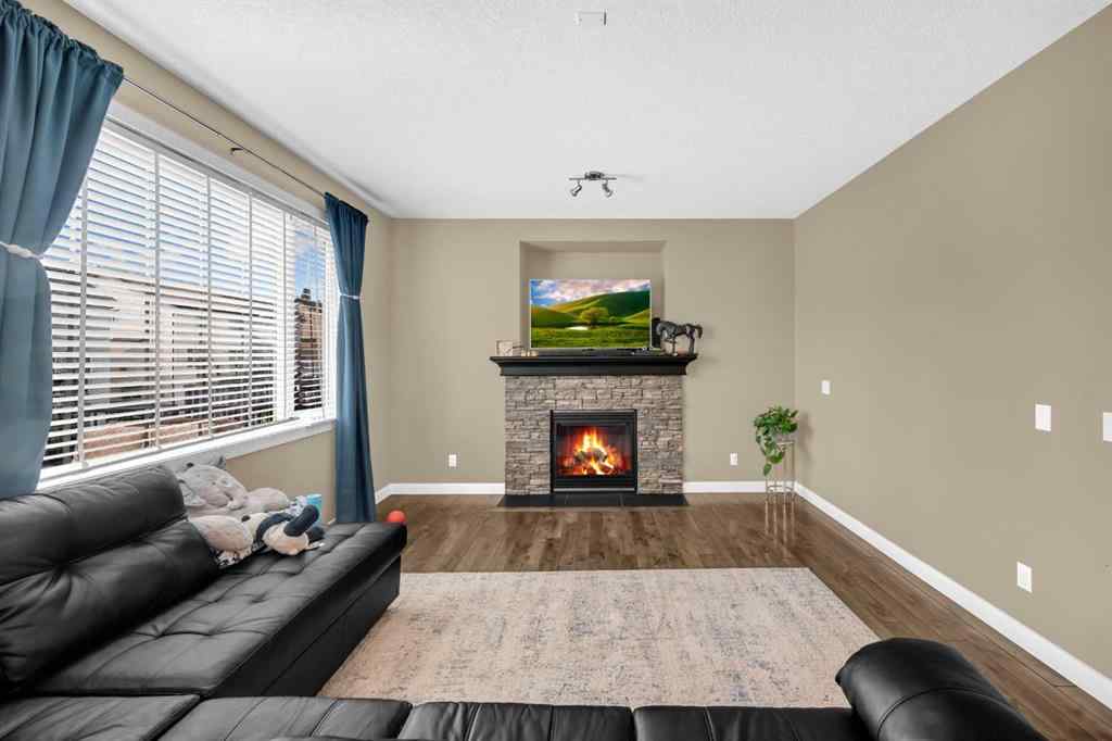 MLS® A2257416 - 3 Sunset Court  in Sunset Ridge Cochrane, Residential