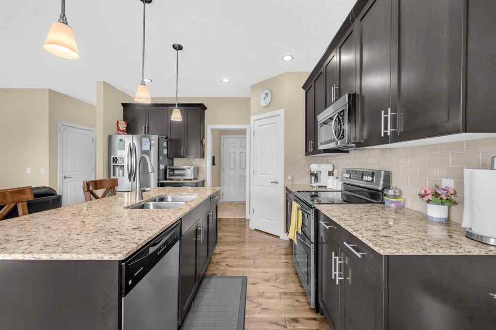 MLS® A2257416 - 3 Sunset Court  in Sunset Ridge Cochrane, Residential