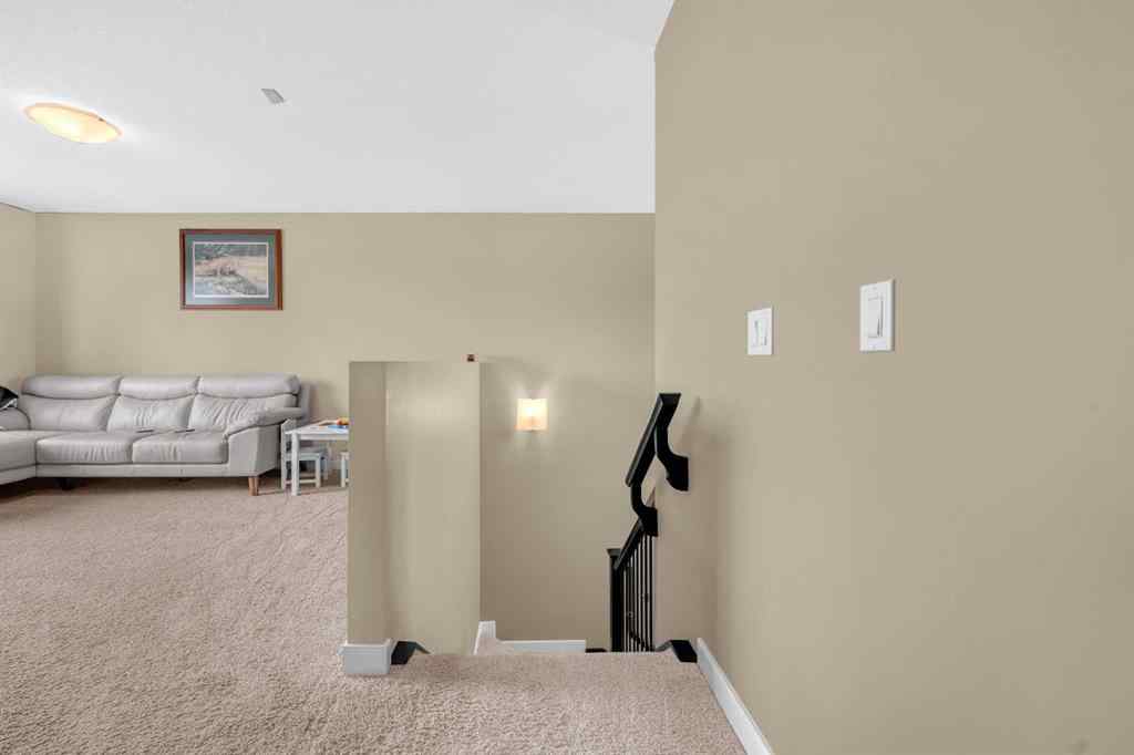 MLS® A2257416 - 3 Sunset Court  in Sunset Ridge Cochrane, Residential