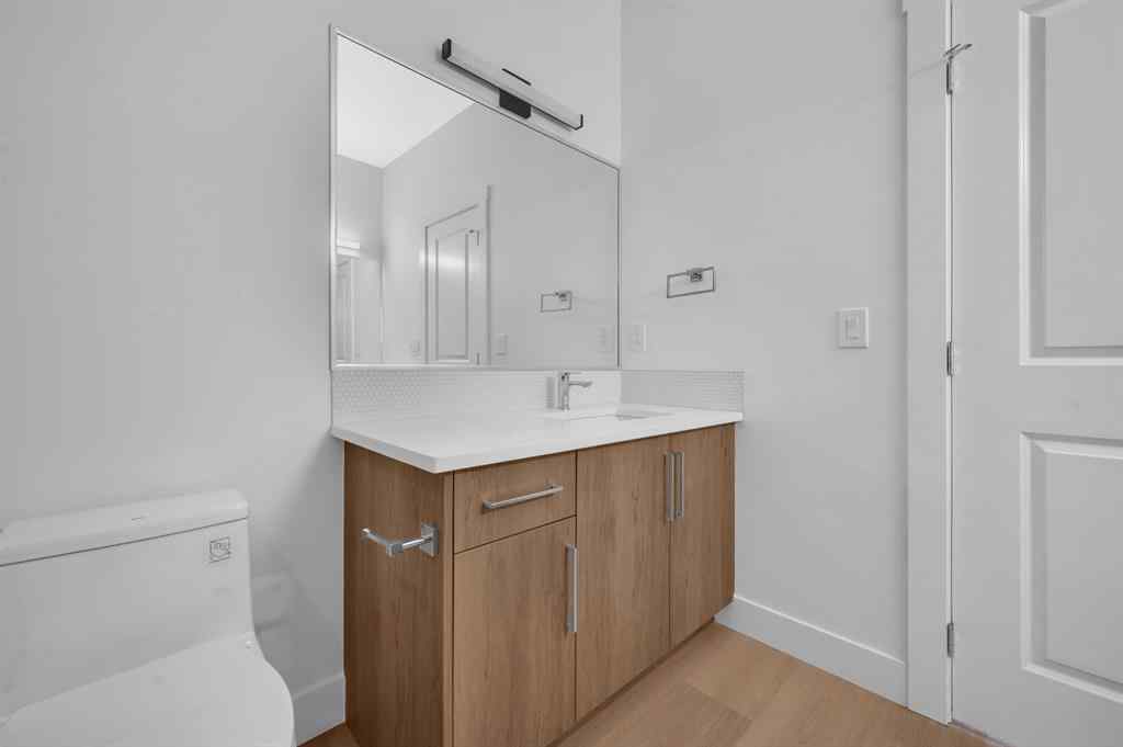 MLS® A2257423 - Unit #2 426 13 Avenue NE in Renfrew Calgary, Residential