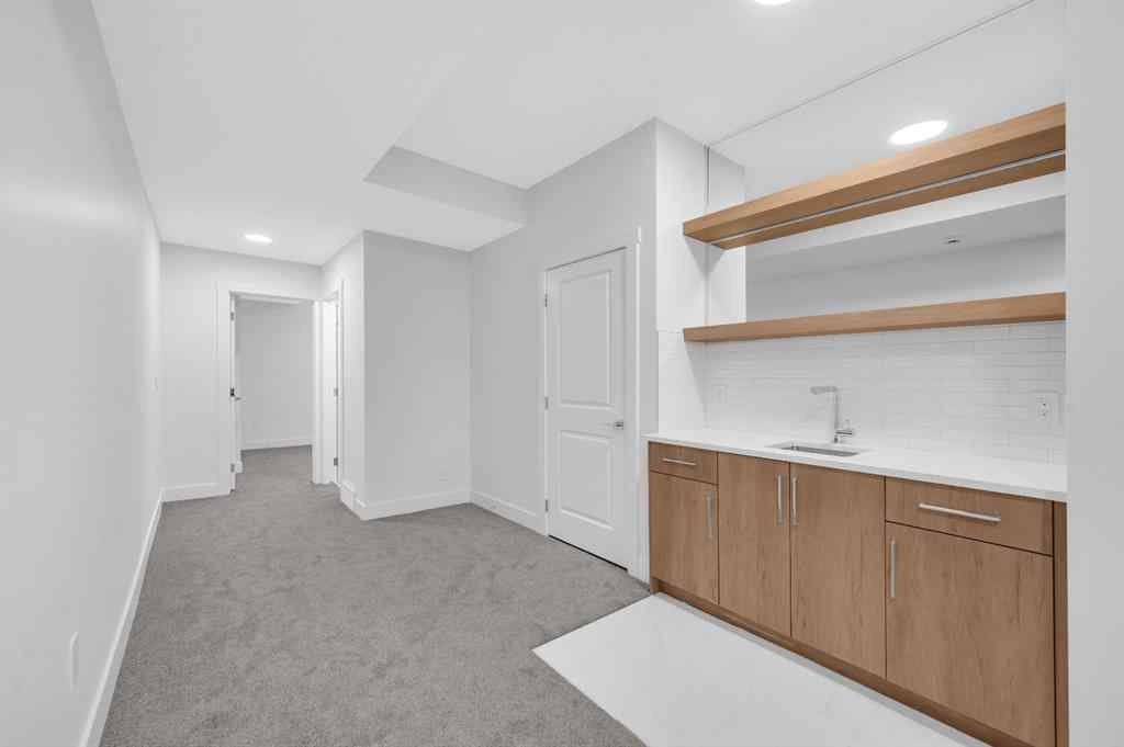 MLS® A2257423 - Unit #2 426 13 Avenue NE in Renfrew Calgary, Residential