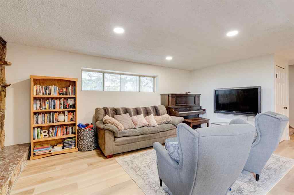 MLS® A2257428 - 1153 East Lakeview Road  in East Chestermere Chestermere, Residential