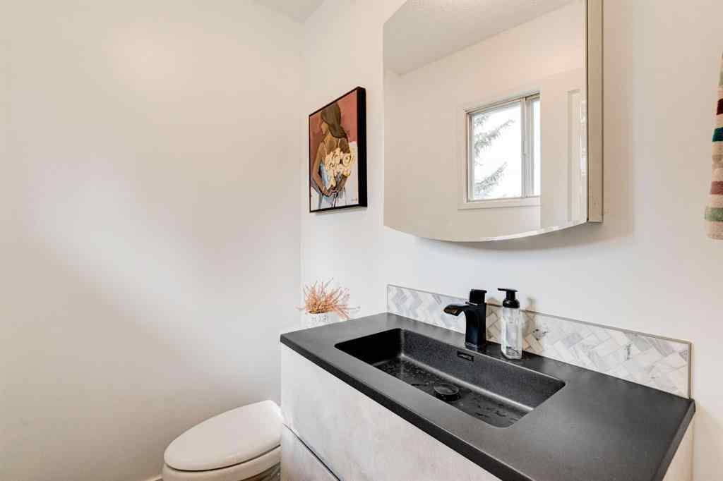 MLS® A2257428 - 1153 East Lakeview Road  in East Chestermere Chestermere, Residential