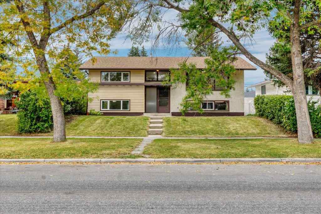 MLS® A2257431 - 4307 Brisebois Drive NW in Brentwood Calgary, Residential