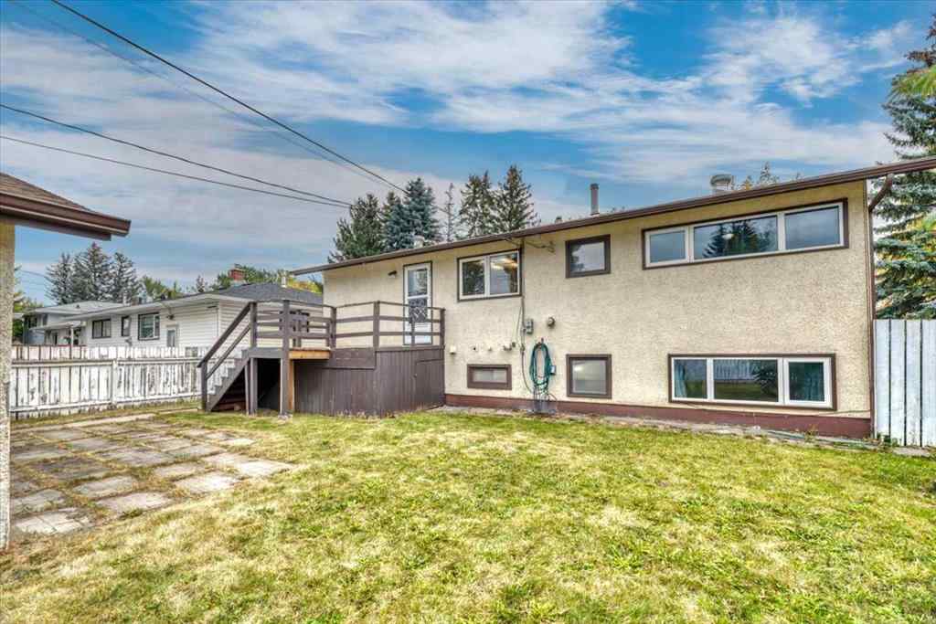 MLS® A2257431 - 4307 Brisebois Drive NW in Brentwood Calgary, Residential