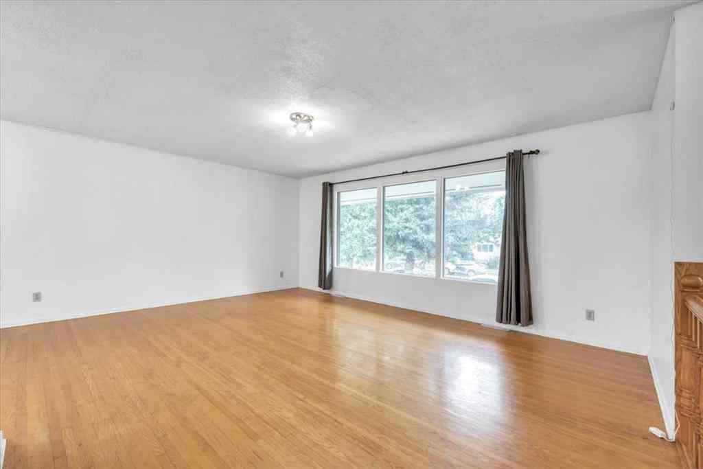 MLS® A2257431 - 4307 Brisebois Drive NW in Brentwood Calgary, Residential