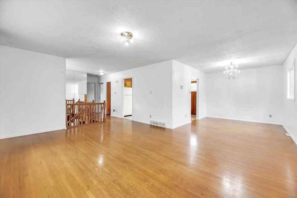 MLS® A2257431 - 4307 Brisebois Drive NW in Brentwood Calgary, Residential