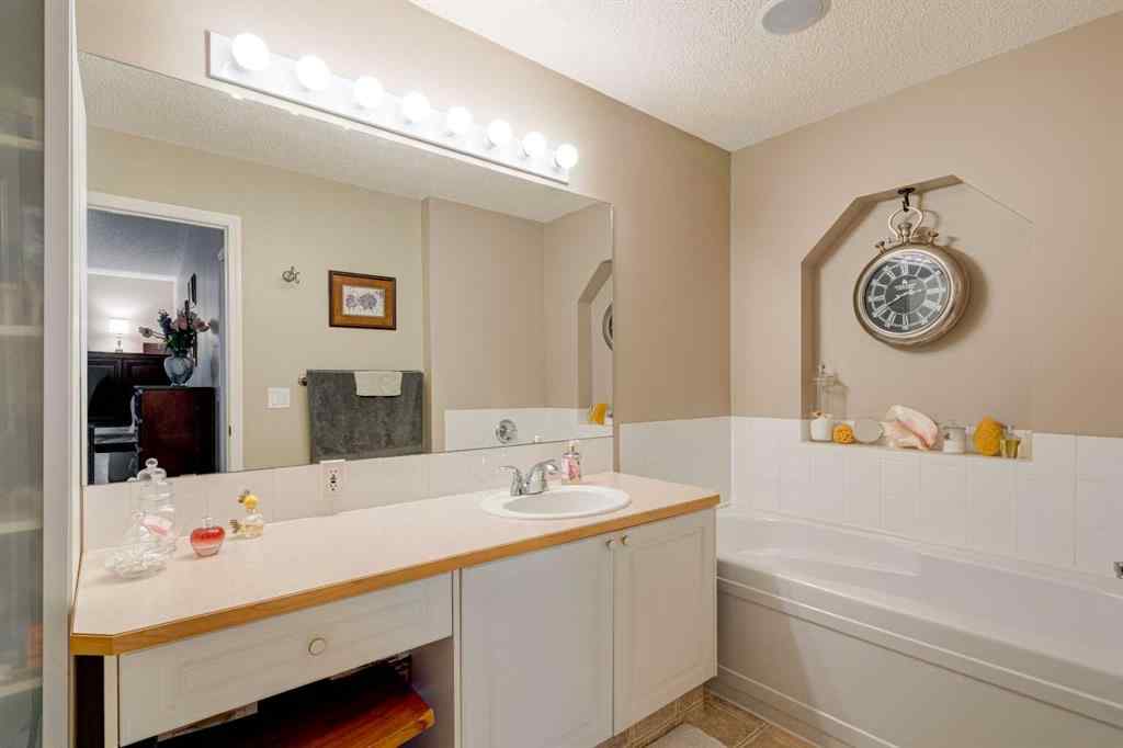 MLS® A2257433 - 83 Mt Douglas Villas SE in McKenzie Lake Calgary, Residential