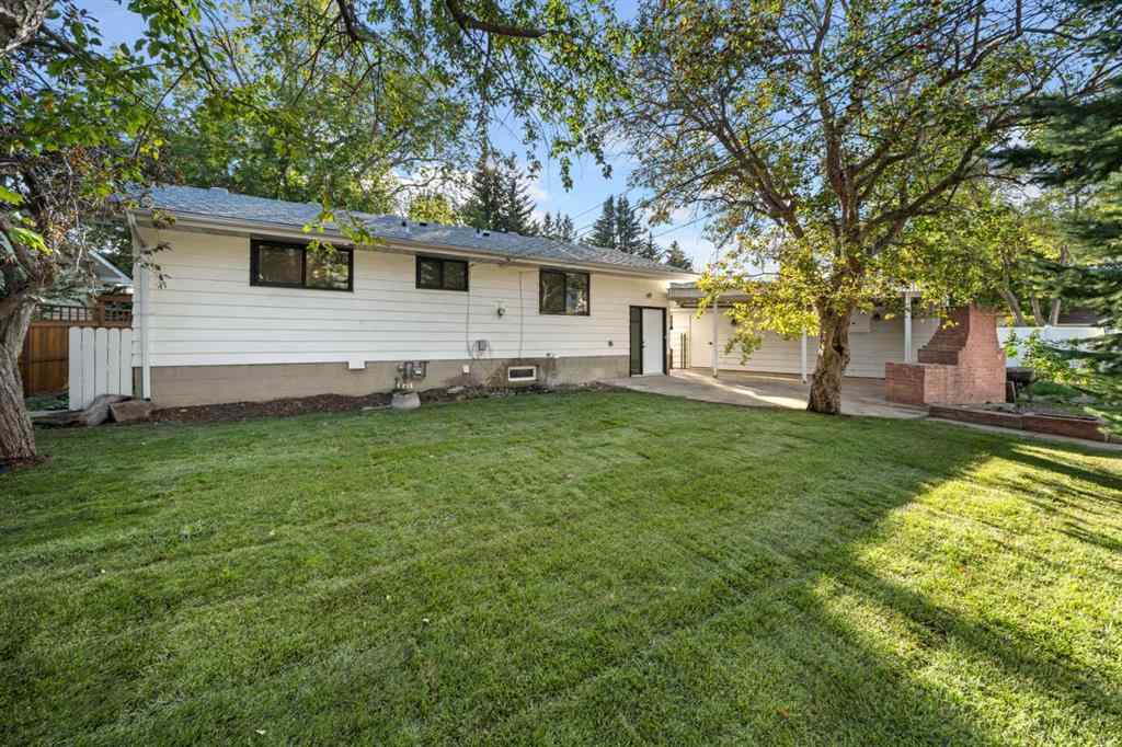 MLS® A2257436 - 3212 Breen Crescent NW in Brentwood Calgary, Residential
