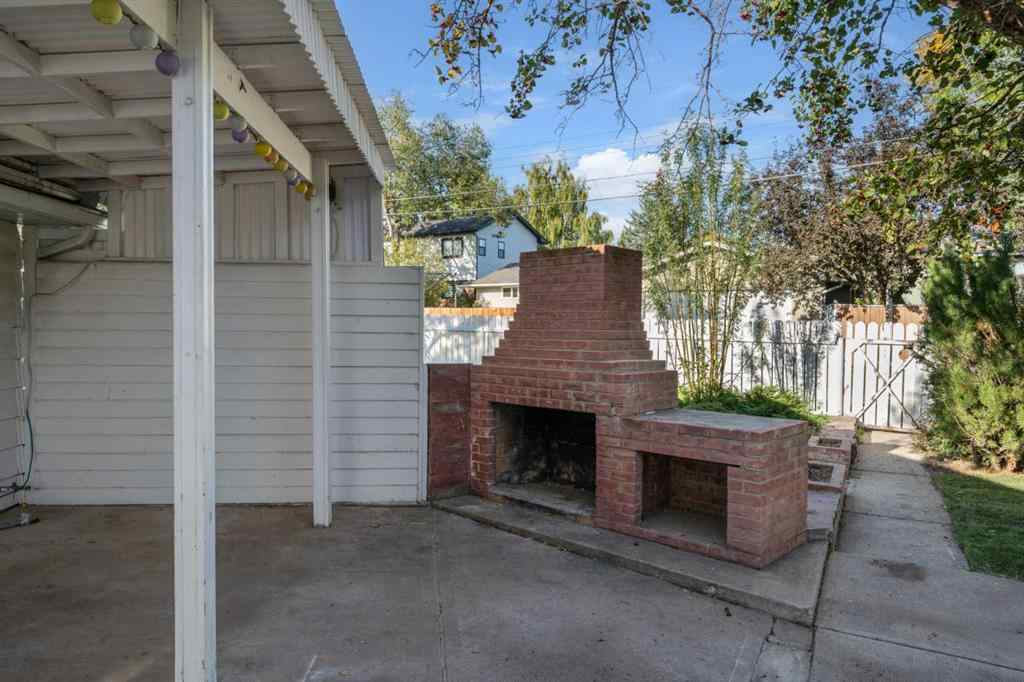 MLS® A2257436 - 3212 Breen Crescent NW in Brentwood Calgary, Residential